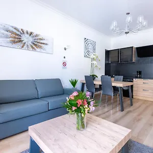 Sunny And Modern Baquis Flat Nice