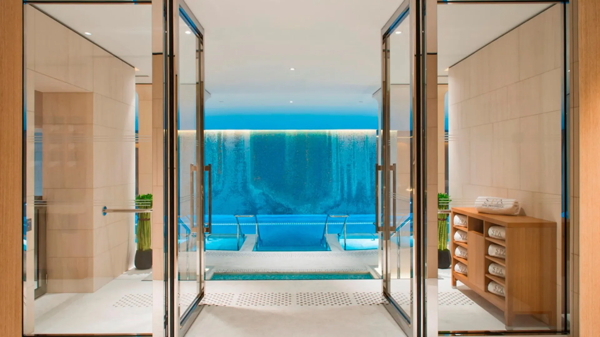 *****  The Peninsula Paris Hotel France