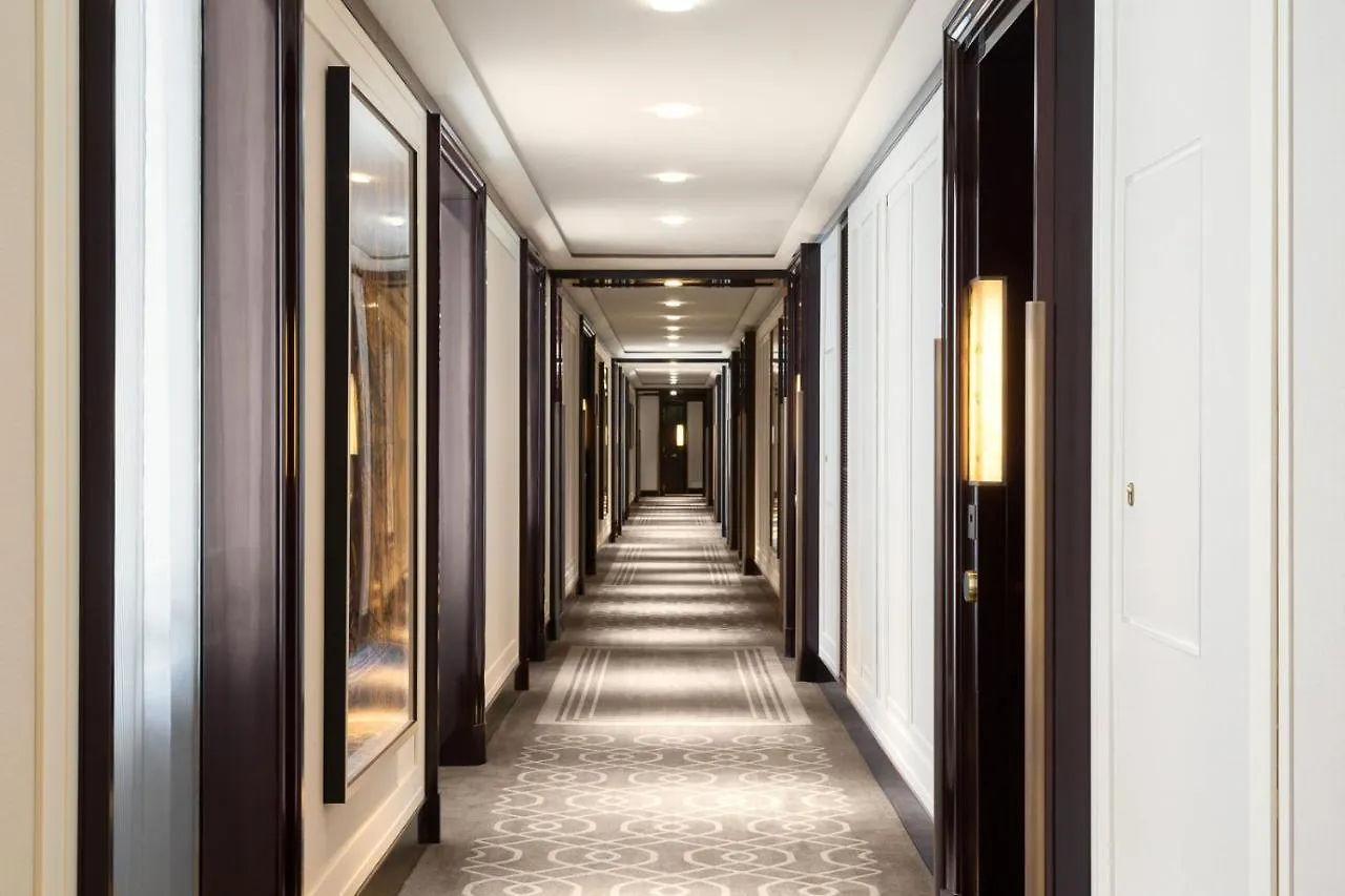 *****  The Peninsula Paris Hotel France